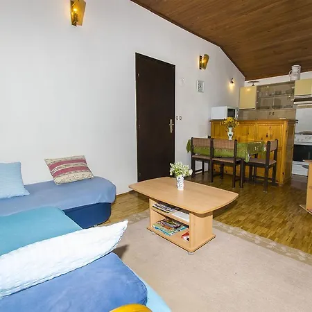 Kata Apartman