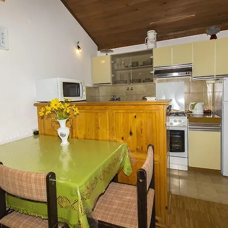 Kata Apartman *